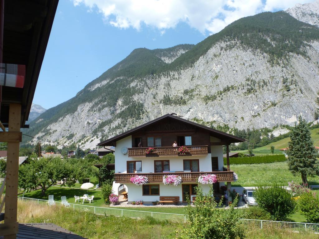 Haus Lorea Apartman Nassereith Szoba fotó